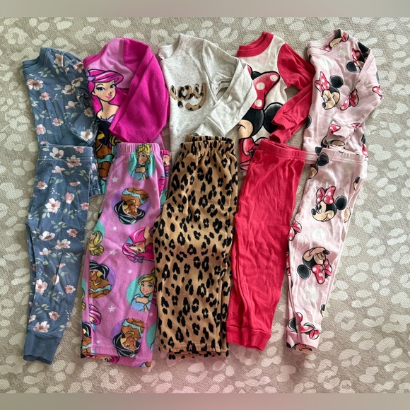 2T girls pajama bundle - Picture 2 of 5